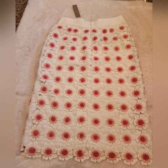 NWT J. Crew Crochet Pencil Skirt Size 0 Pink & White Floral Knee Length - Picture 2 of 6